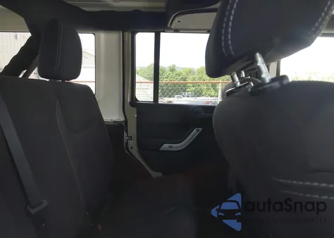 2017 Jeep Wrangler Unlimited Rubicon 4X4 z USA, uszkodzony, nr VIN 1C4BJWFG1HL593259